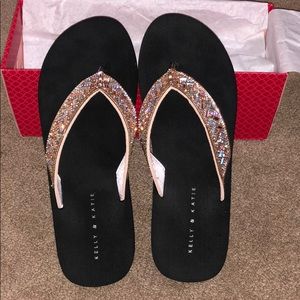BRAND NEW Kelly & Katie Sandals